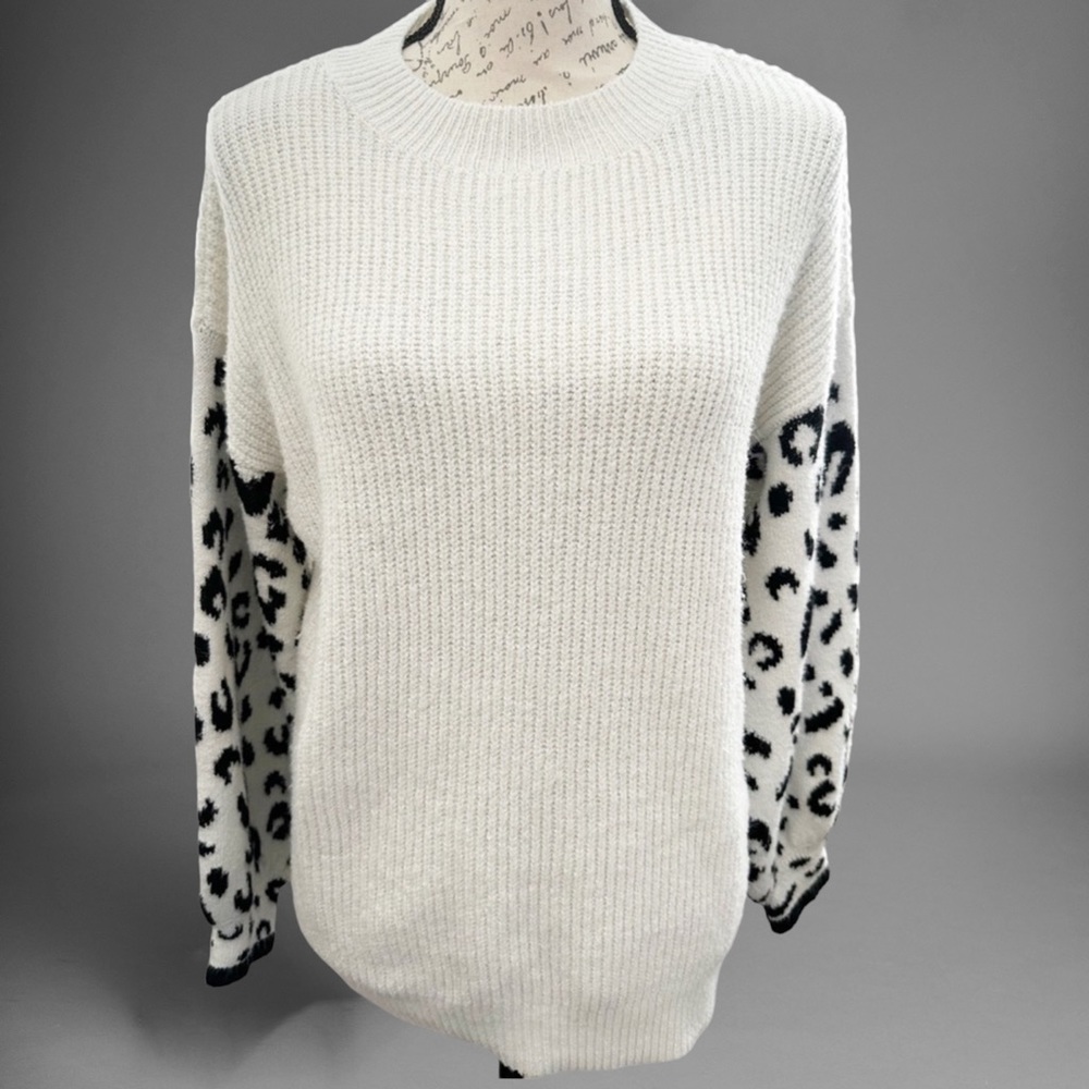 Staccato Leopard Print Sleeve Sweater Size Medium